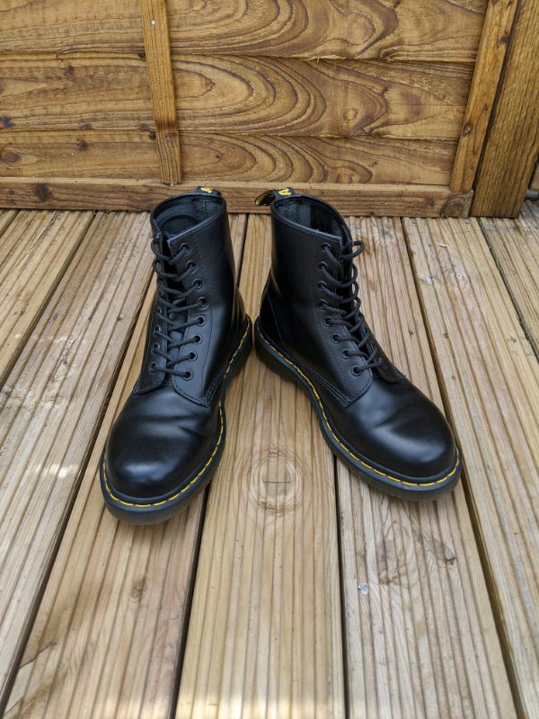 gumtree doc martens